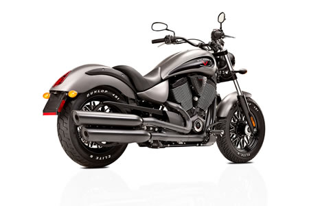 A grey metallic cruiser Gunner from Victory Motorcycles.