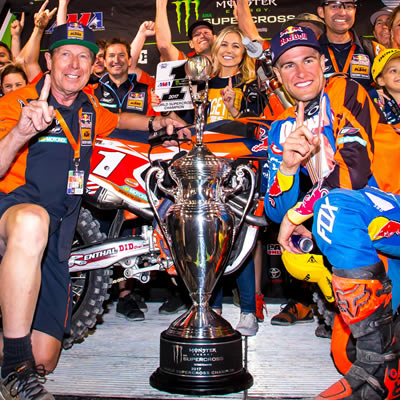 Ryan Dungey and his team. 